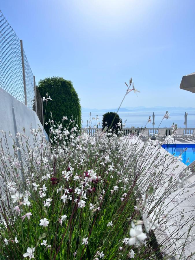 Brentanos Apartments - A - View Of Paradise Gastouri  Exterior photo